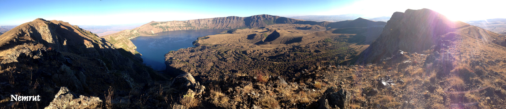 Blick in den Krater des Nemrut, N38 37.153 E42 14.017