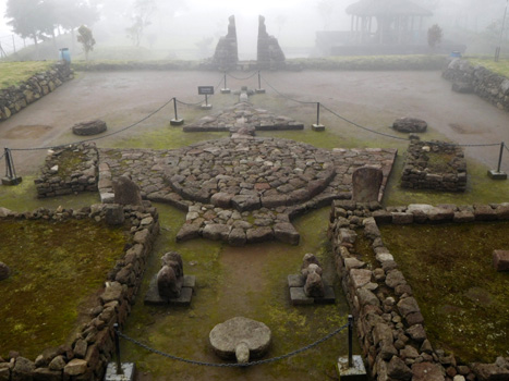 Candi Cetho, S7.595440° E111.156974°.