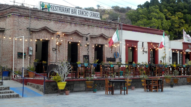 Auf der Plaza in San Igancio.
